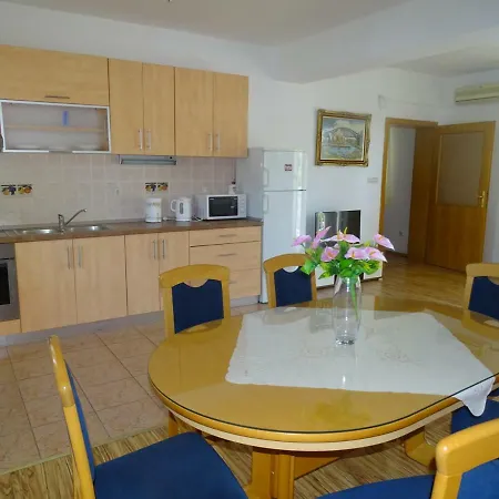 Апартаменти Paradise