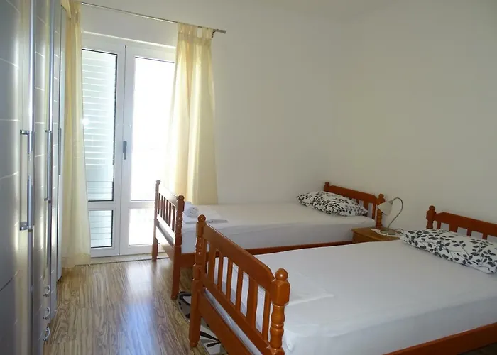 Paradise 아파트 *