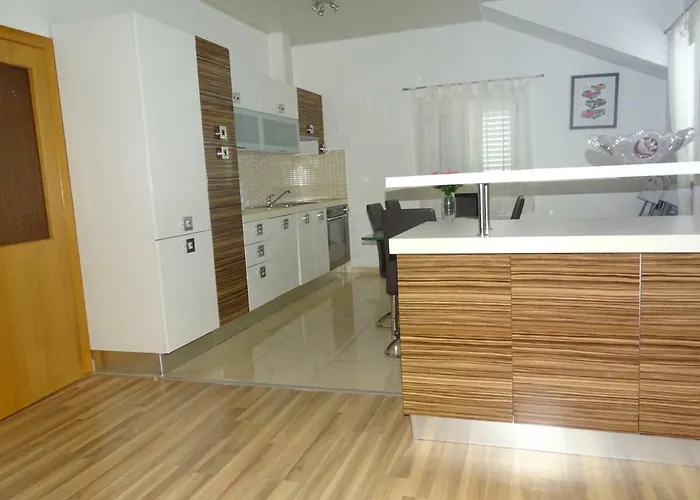 Paradise 아파트 *