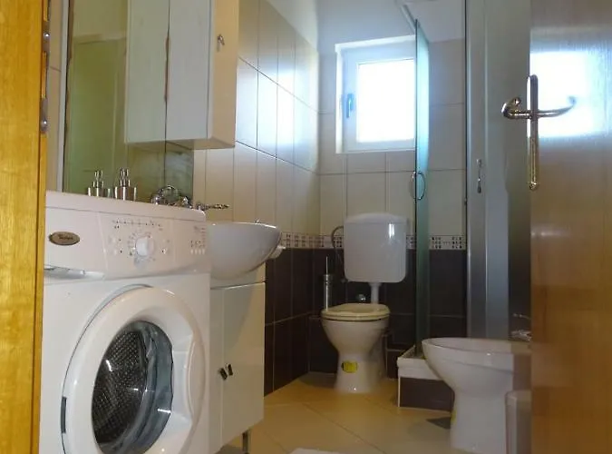 Paradise 아파트 *