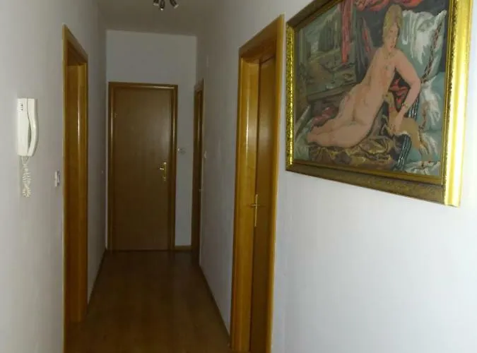 Paradise 아파트 *